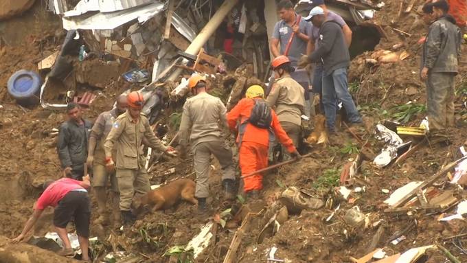 Nach Regen und Erdrutschen bei Rio: Schon über 100 Tote