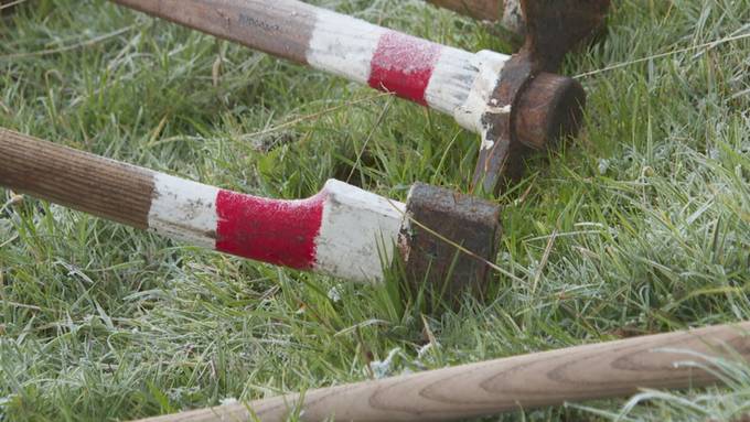 Patric Hautle pflegt und sichert Wanderwege im Appenzellerland
