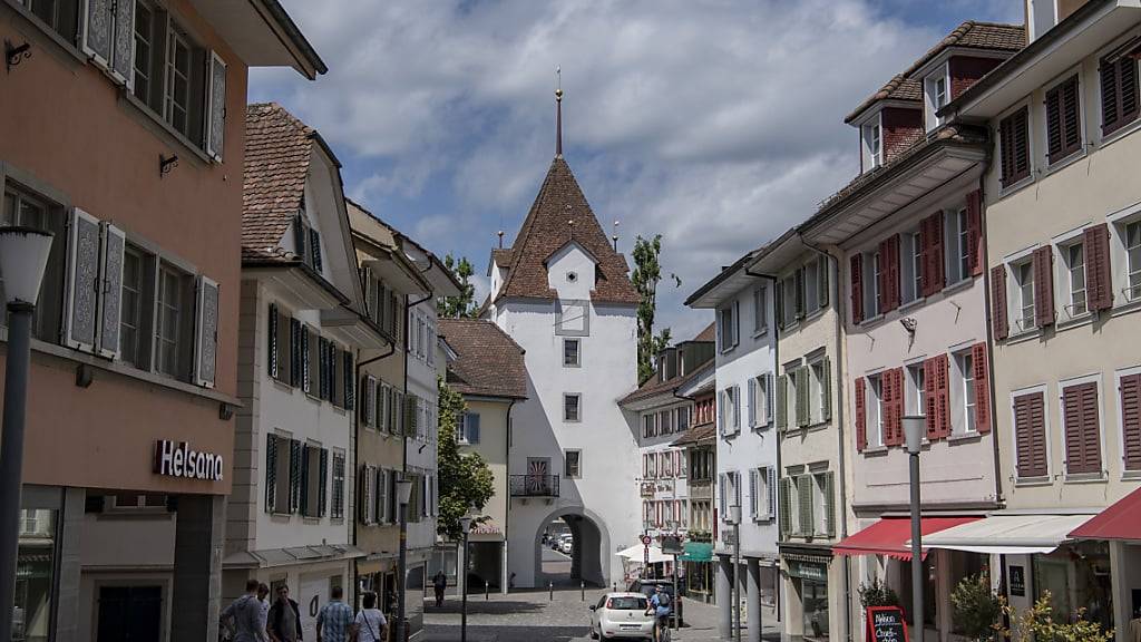 Blick auf das Untertor in der Altstadt von Sursee LU. (Archivaufnahme)