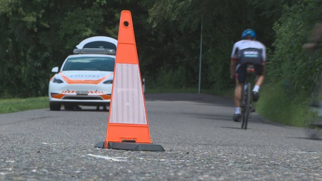 46-jähriger nach Kollision mit Auto ins Spital geflogen