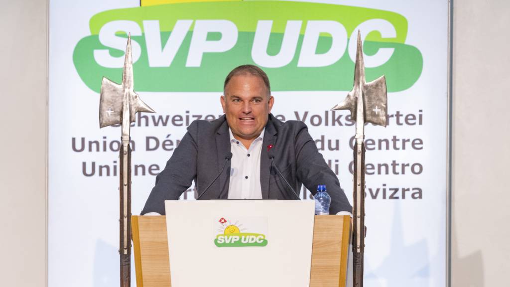 Die SVP mit Parteipräsident Marcel Dettling steht ein Jahr vor den Wahlen gut da.