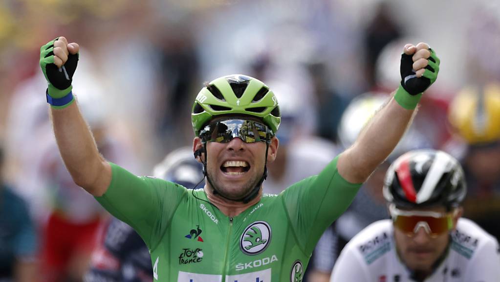 Mark Cavendish jubelt über seinen 50. Sieg an einer Grand Tour, dem 32. an der Frankreich-Rundfahrt.