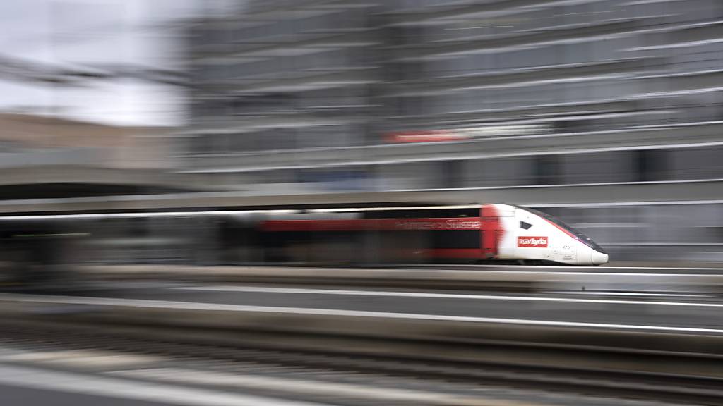 TGV-Verbindungen von Zürich und Basel nach Paris fielen zeitweise aus: Eine TGV-Komposition bei der Ausfahrt aus dem Hauptbahnhof Zürich. (Archivbild)