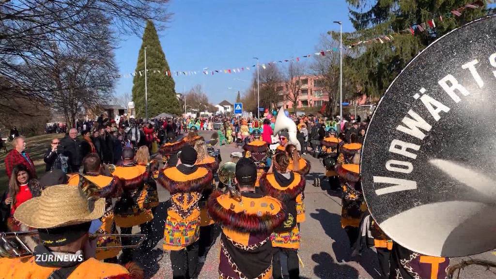 Nach zwei Jahren Corona-Pause fand heute in Urdorf die Fasnacht statt