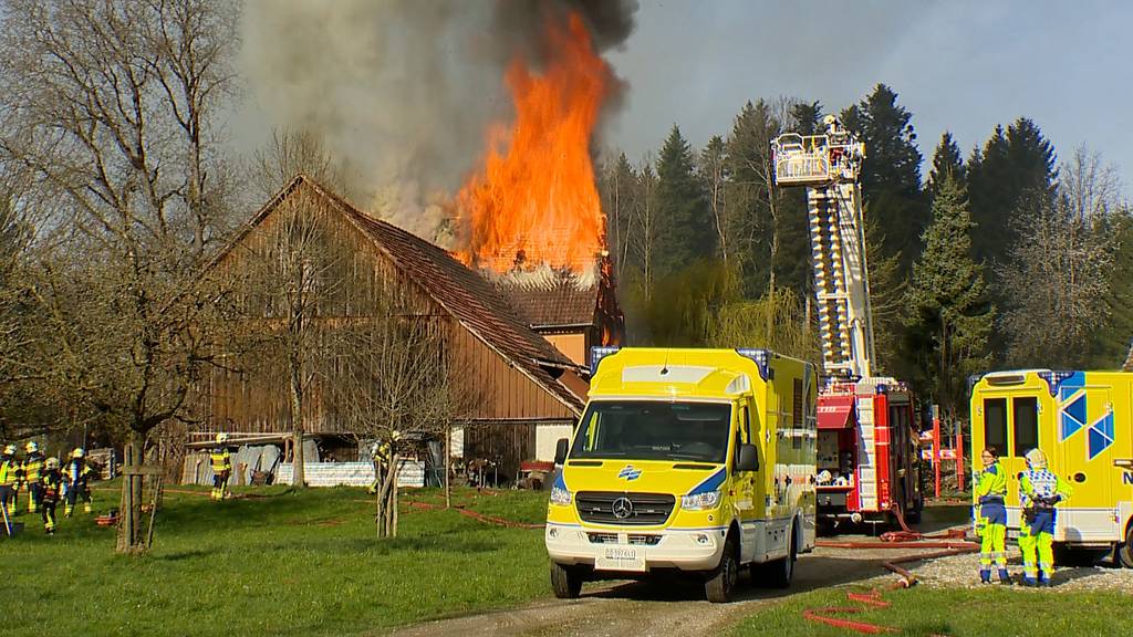 Niederglatt (SG): Bauernhaus in Vollbrand – zwei Verletzte