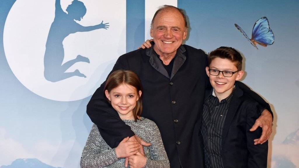 V.l.n.r.: «Heidi» Anuk Steffen, «Alpöhi» Bruno Ganz und «Geissenpeter» Quirin Agrippi am Sonntag an der Deutschland-Premiere von «Heidi». Für die beiden Kinder ist Schauspieler kein Traumberuf.
