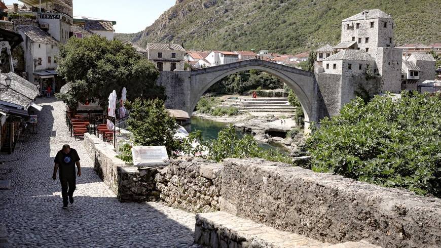 Die berühmte Stari-Most-Brücke in Mostar, Bosnien, kann man dieses Jahr wohl nur auf Bildern anschauen.