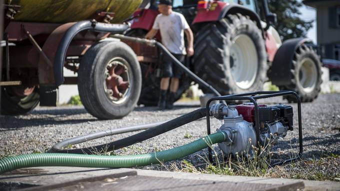 Erste Gemeinden stellen Wasser ab