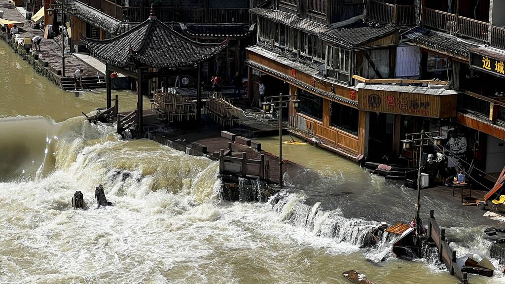 Sintflutartige Regenfälle töten 25 Menschen in Südchina