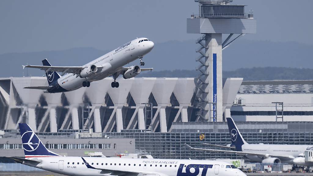 Flughafen Frankfurt sieht anhaltende Erholung der Passagierzahlen (Archivbild)