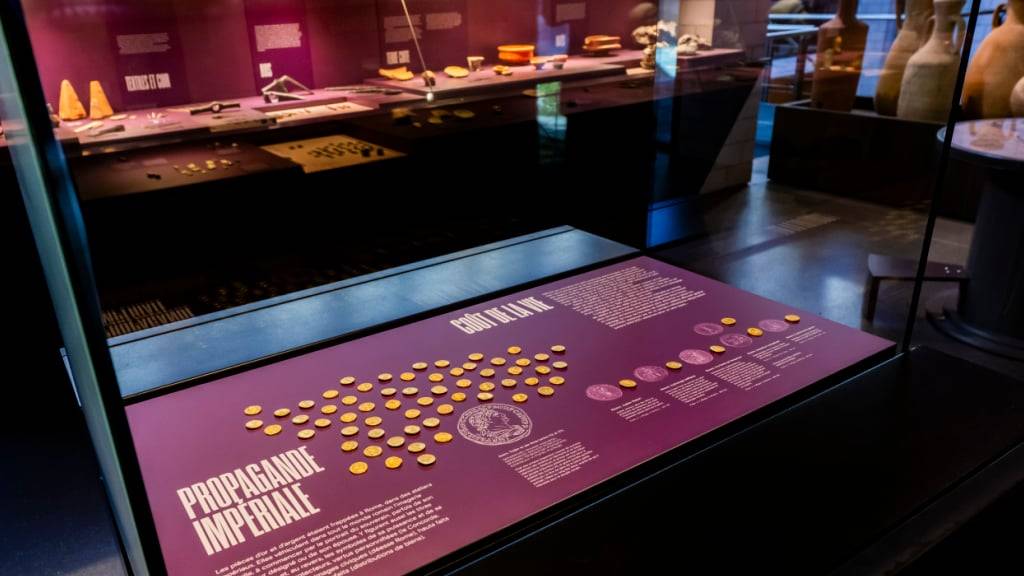 Zwei Personen drangen kurz vor der Schliessung ins Römische Museum in Lausanne ein und stahlen mehrere Dutzend Goldmünzen von archäologischem Wert. (Archivbild)