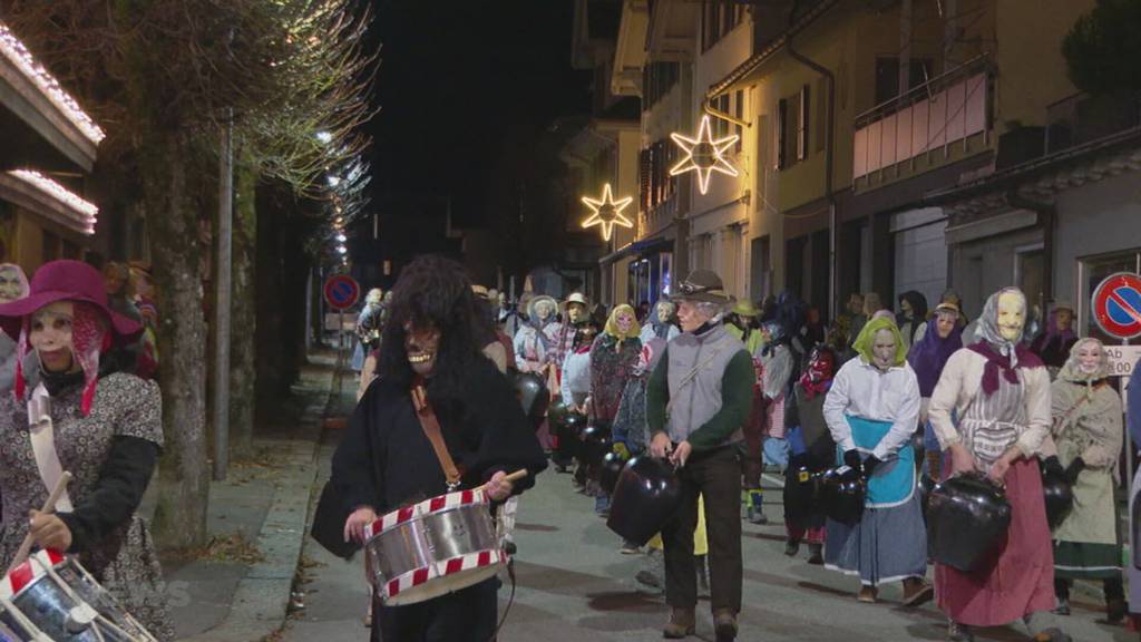 Tausende am «Ubersitz» in Meiringen