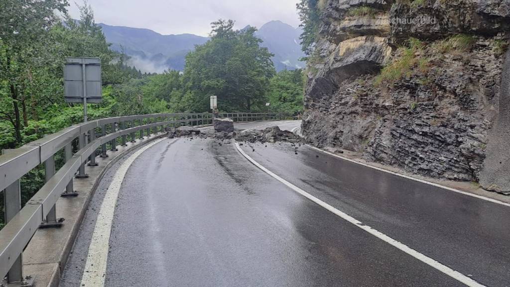 Steinschlag am Brünig: Strasse vorübergehend gesperrt