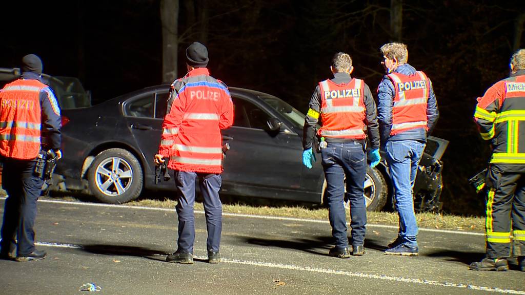 Erst nach 24 Stunden gefunden : Autofahrer verunfallt in Beromünster schwer