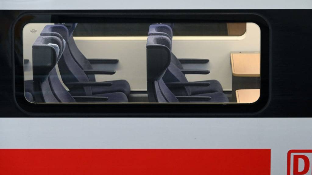 Die nächste umfassende Streckenmodernisierung der Deutschen Bahn beginnt am 1. August. (Archivbild)