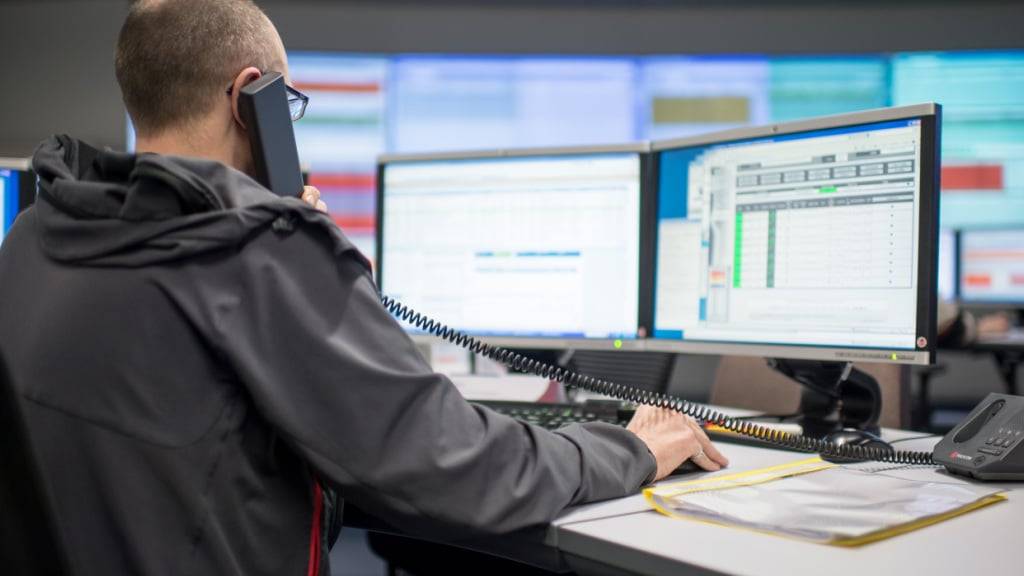 Swisscom will gewisse Aufgaben in der IT-Entwicklung ins Ausland verlagern. (Archivbild)
