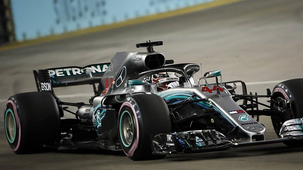 Lewis Hamilton ist unter Flutlicht in Singapur der Trainingsschnellste