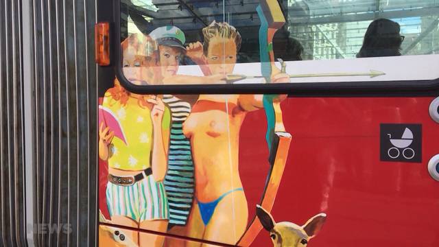 Diskussion um Nackte Frau auf Tram