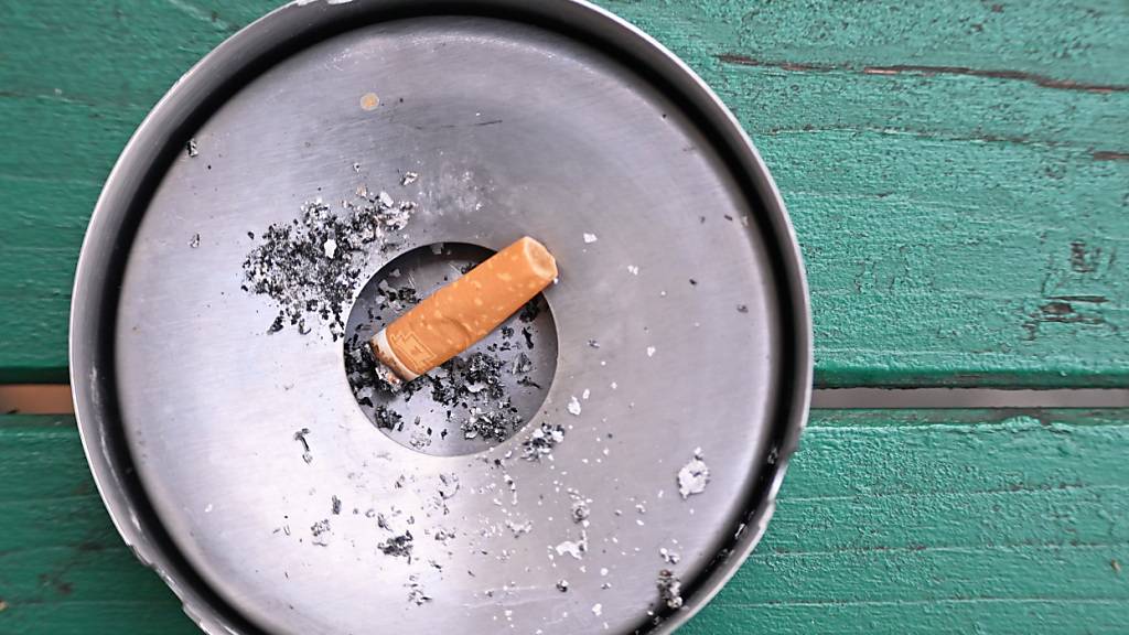 40 Prozent der Krebserkrankungen gehen einer Studie zufolge auf beeinflussbare Risikofaktoren zurück. (Archivbild)