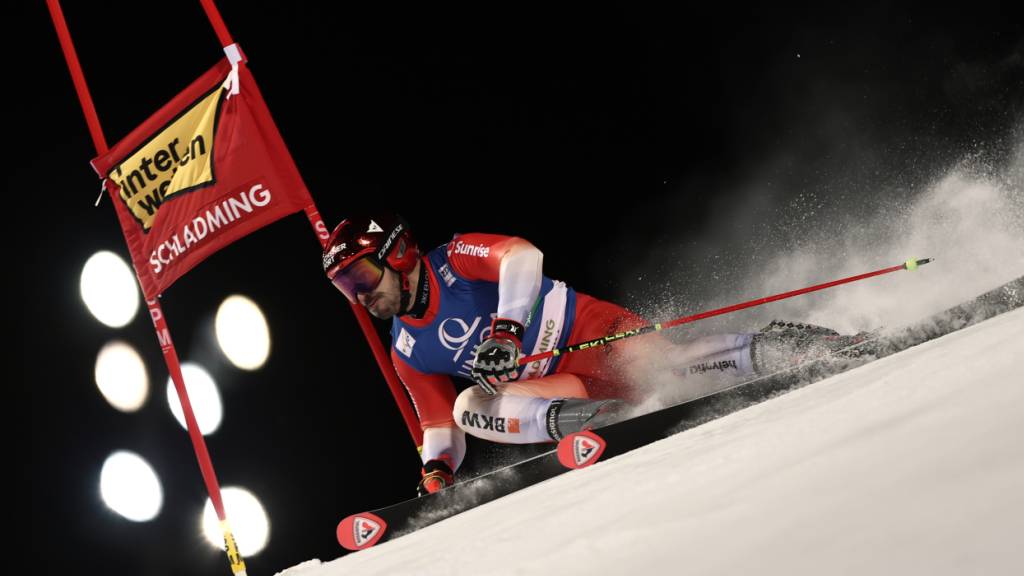 Loïc Meillard liegt beim Riesenslalom in Schladming nach dem ersten Lauf auf Platz 2