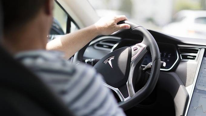 US-Behörde untersucht Teslas «Autopilot» nach Auffahrunfällen