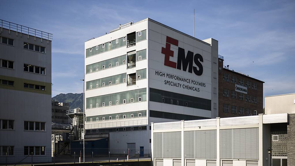 Blick auf den Hauptsitz des Ems Chemie in Domat/Ems. (Archivbild)
