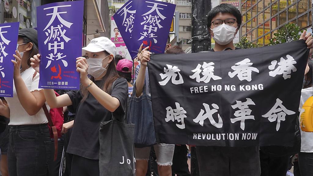 Polizei setzt bei neuen Protesten in Hongkong Tränengas ein