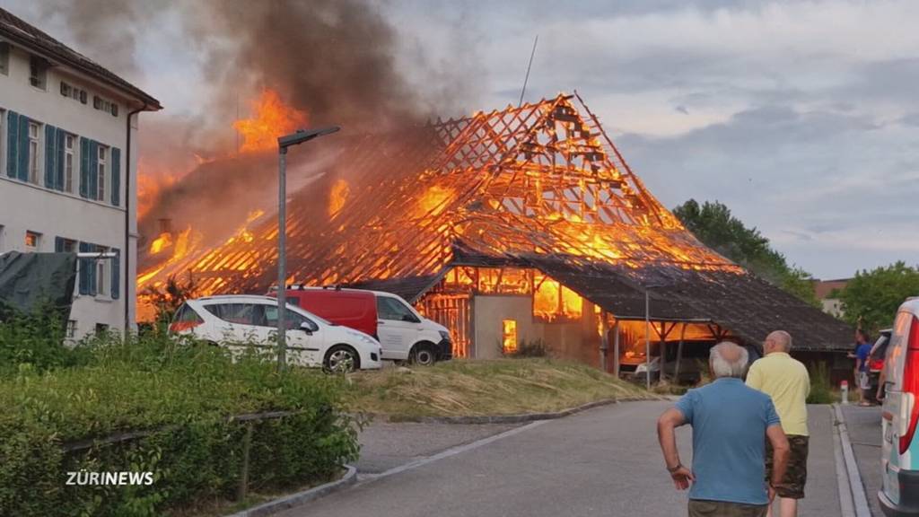 Grossbrand in Tagelswangen: Bauernhaus brennt bis auf die Grundmauern
