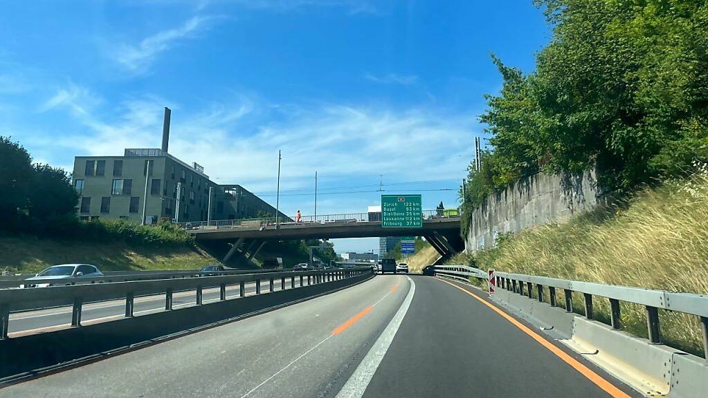 Auf der Autobahn A6 in Bern kommt es im Bereich Ostring-Wankdorf wegen Bauarbeiten zu Sperrungen von Fahrspuren.