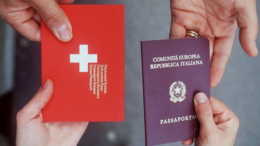 Der Bund hat die Aufenthaltsbestimmungen für den Erhalt des Schweizer Pass verändert.