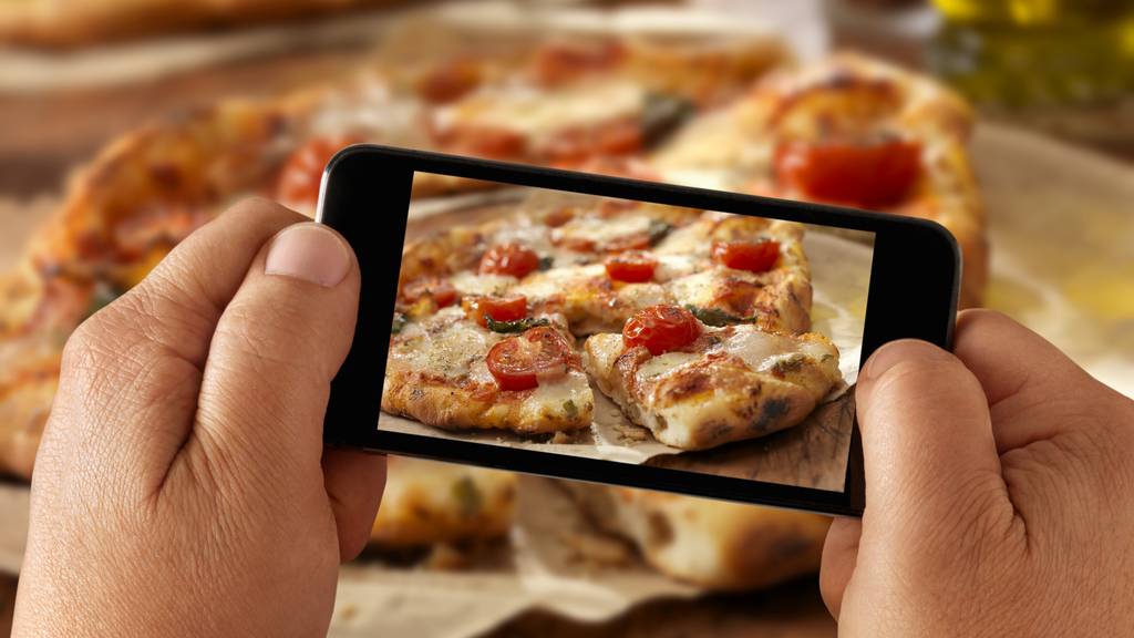 Kein Lebensmittel wird auf Instagram so häufig gepostet wie Pizza.