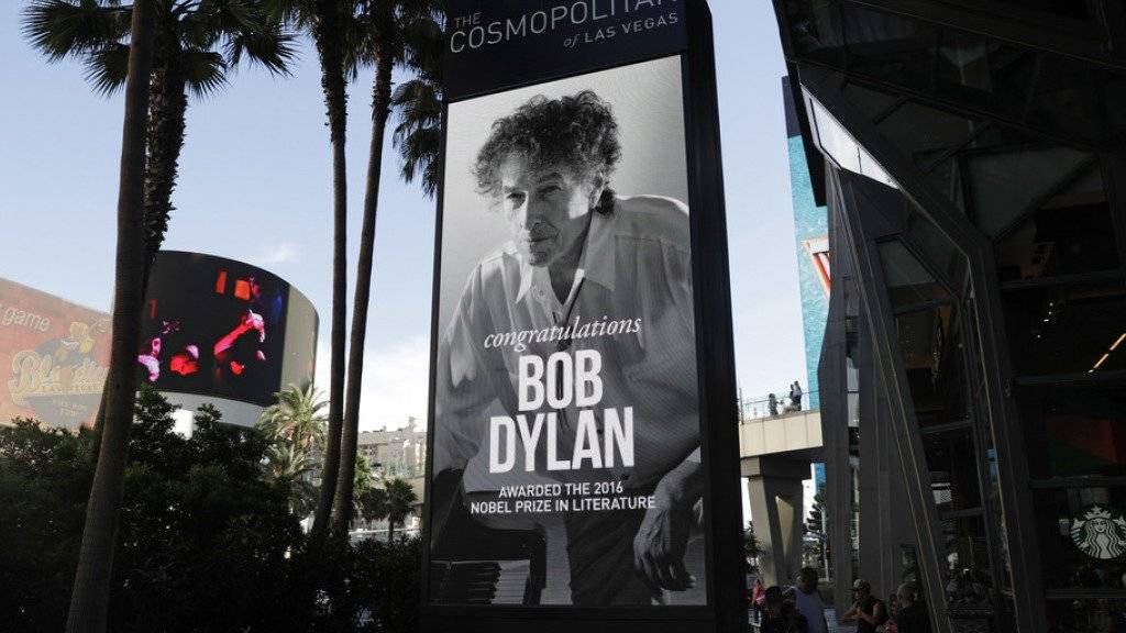 Niemand weiss bisher, ob Bob Dylan im Dezember den Nobelpreis für Literatur persönlich entgegennehmen wird (Archiv)