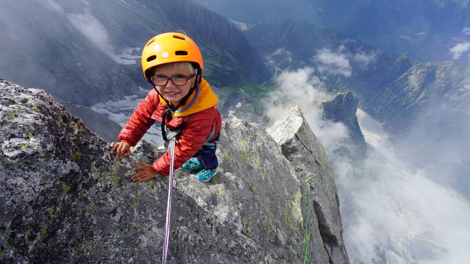 Dreijähriger besteigt den 3'308 Meter hohen Piz Badile