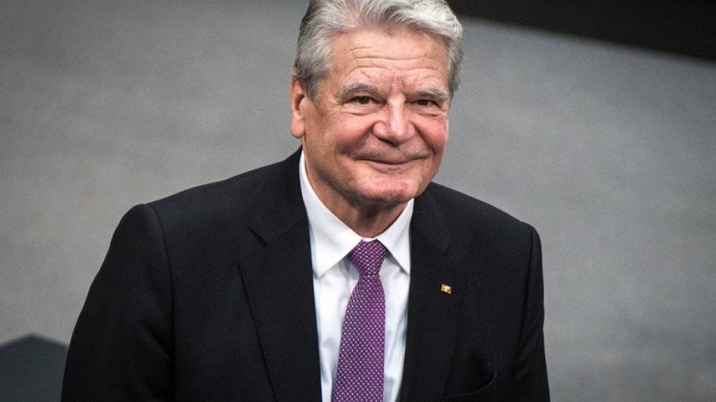 Der ehemalige Bundespräsident Joachim Gauck erhält im November 2017 ein Bambi für seinen Einsatz für Weltoffenheit und Toleranz. (Archiv)
