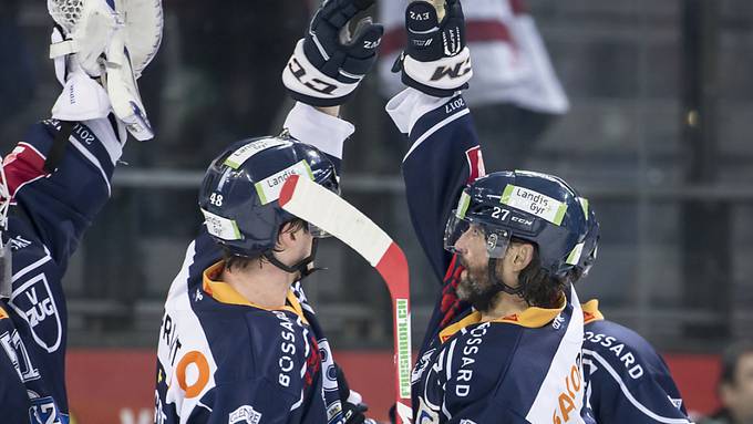 Tausende versammeln sich nach Sieg von EV Zug rund ums Stadion