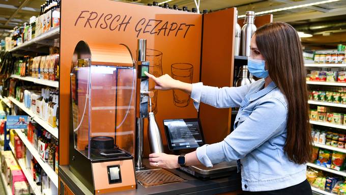 Bier aus dem Zapfhahn: Coop baut Zero-Waste-Anbgebot aus