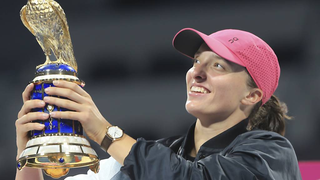 Weltnummer 1 Swiatek gewinnt zum dritten Mal in Serie in Doha