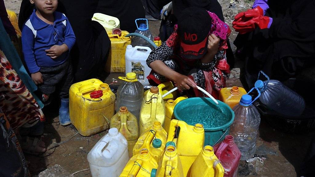 Menschen im Jemen leiden extreme Not. Nach Informationen der Hilfsorganisation Oxfam sind fast 7 Millionen Menschen im Jemen von Hunger bedroht.