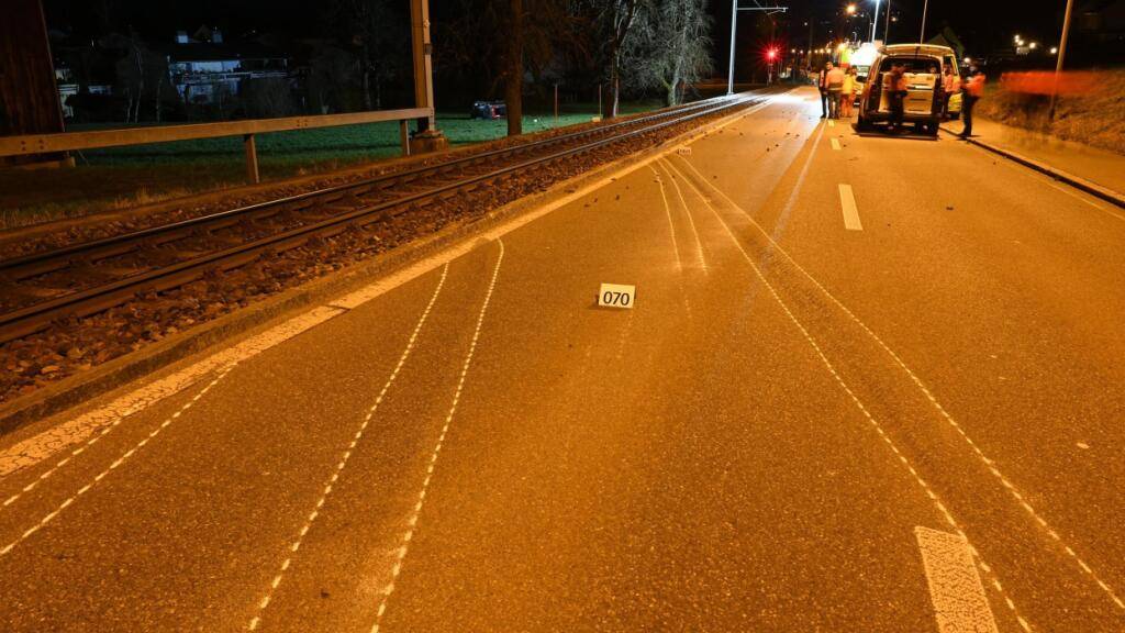 Auto von 18-Jährigem überschlägt sich in Esslingen mehrfach