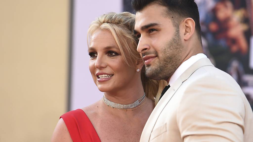 Sängerin Britney Spears und Freund Sam Asghari bei der Premiere des Films «Once Upon a Time in Hollywood» 2019. Nun gaben sie ihre Verlobung bekannt.