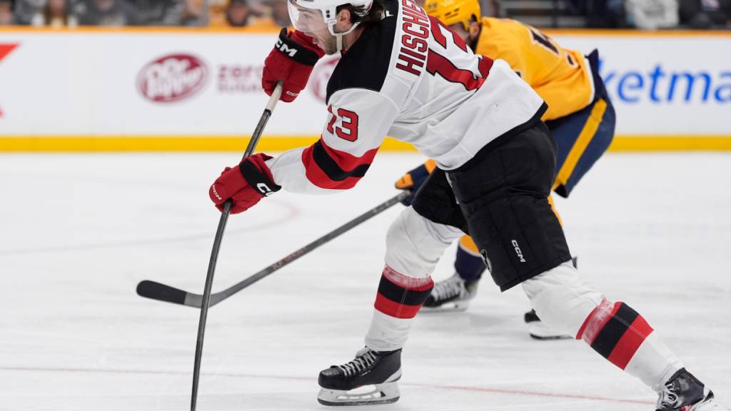 Nico Hischier (Nummer 13) ist eine der prägenden Figuren der NHL