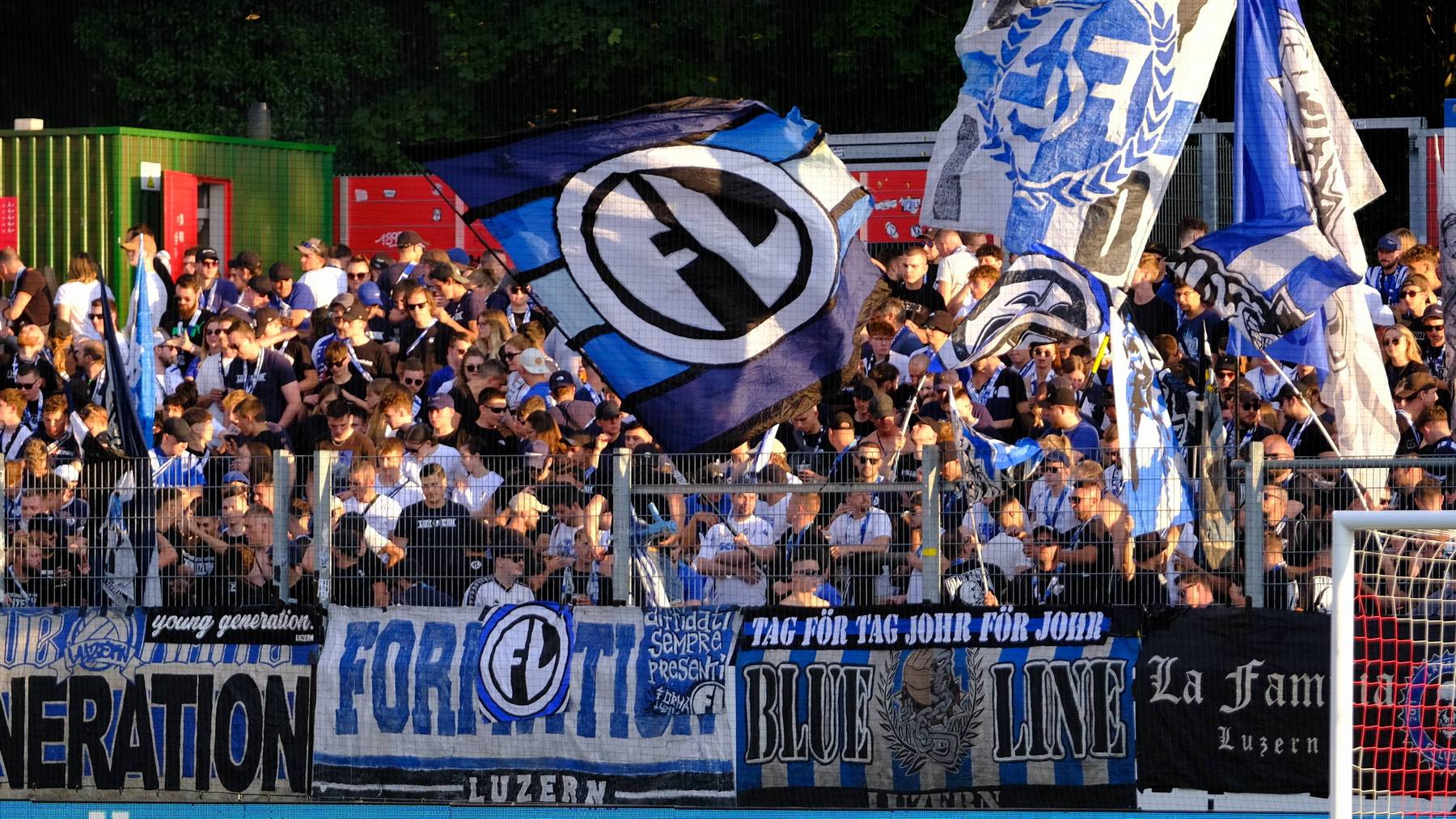 Fasnacht hin oder her: Die FCL-Fans dürften auch am Sonntag zahlreich in Winterthur erscheinen.