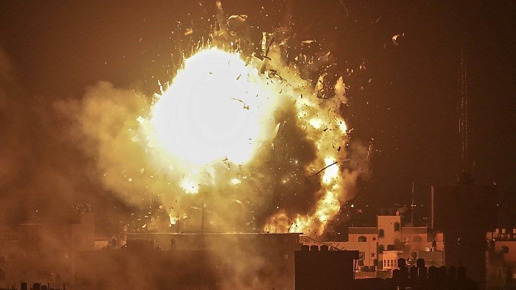 Die Gebäude von Al-Aksa-Television in Gaza-Stadt wurden beim Angriff zerstört, wie Palästinenser-Vertreter mitteilten.
