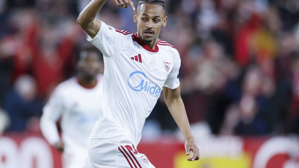 Djibril Sow jubelt über seinen Treffer zum 1:0