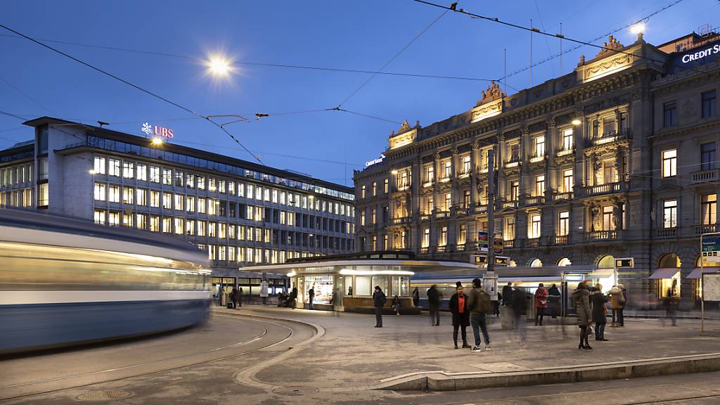 Braver Paradeplatz: Gemäss der Schweizerischen Bankiervereinigung setzen die hiesigen Banken die nationalen und internationalen Sanktionsmassnahmen konsequent um. (Symbolbild)