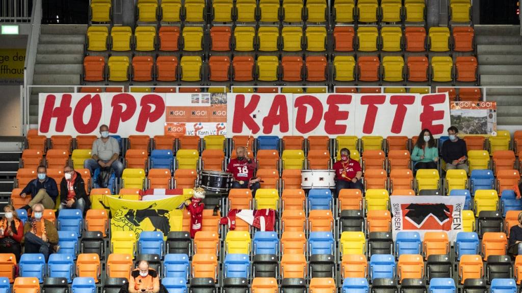 Die Kadetten Schaffhausen sollen eine neue Arena erhalten. Für rund 40 Millionen Franken soll die BBC-Arena Schweizersbild umgebaut und erweitert werden. Im kommenden Jahr kommt die Vorlage vors Volk. (Archivbild)