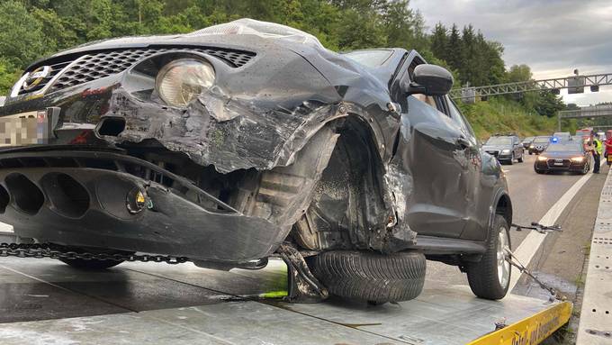 Herrenloser Nissan und hüpfendes Rad: Spektakuläre Unfälle auf der A1 enden mit Blechschaden