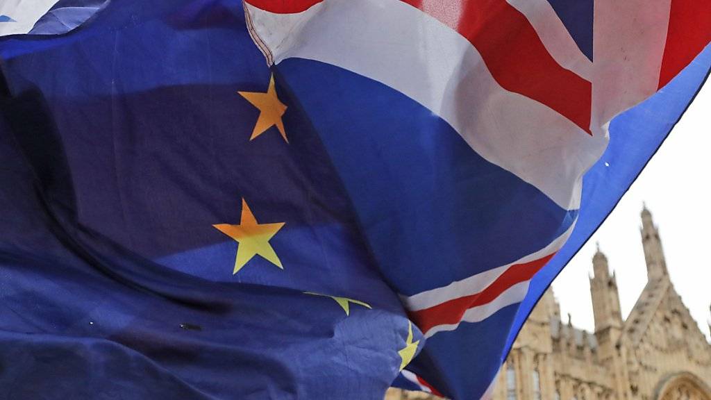 Einen Tag vor der Abstimmung im Parlament in London über den Austrittsvertrag Grossbritanniens aus der EU hat die britische Premierministern Theresa May am Montag um Unterstützung für das Brexit-Abkommen geworden. Eine Niederlage der Regierung gilt jedoch schon als ausgemacht.