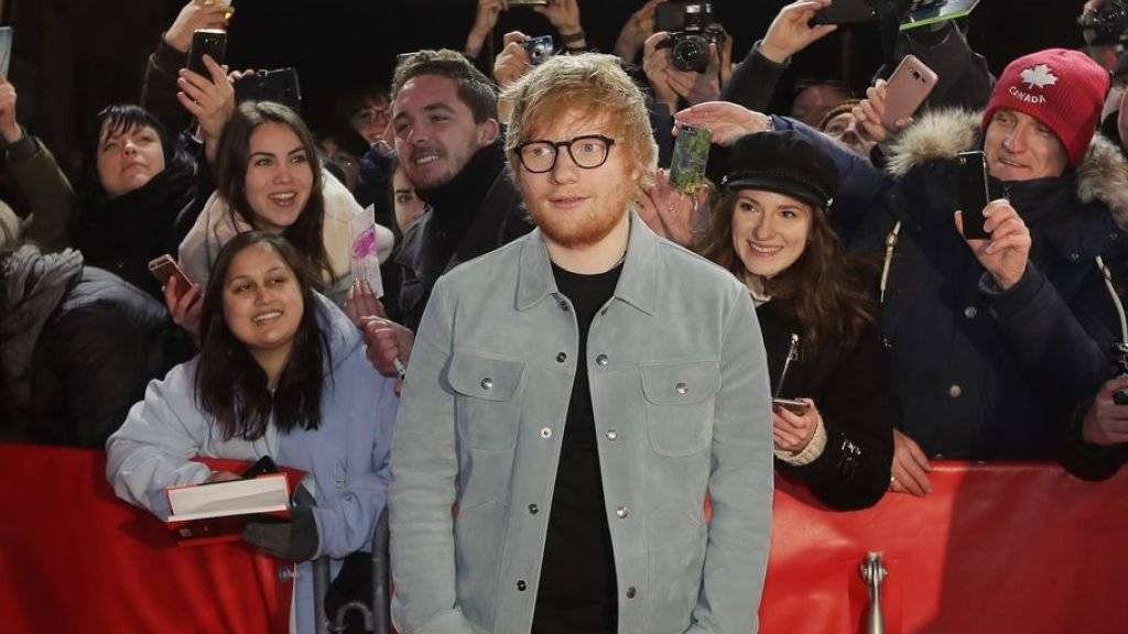 Man sieht es ihm nicht an, aber Singer-Songwriter Ed Sheeran ist der aktuell bestverdienende Musiker der Welt. (Archivbild)
