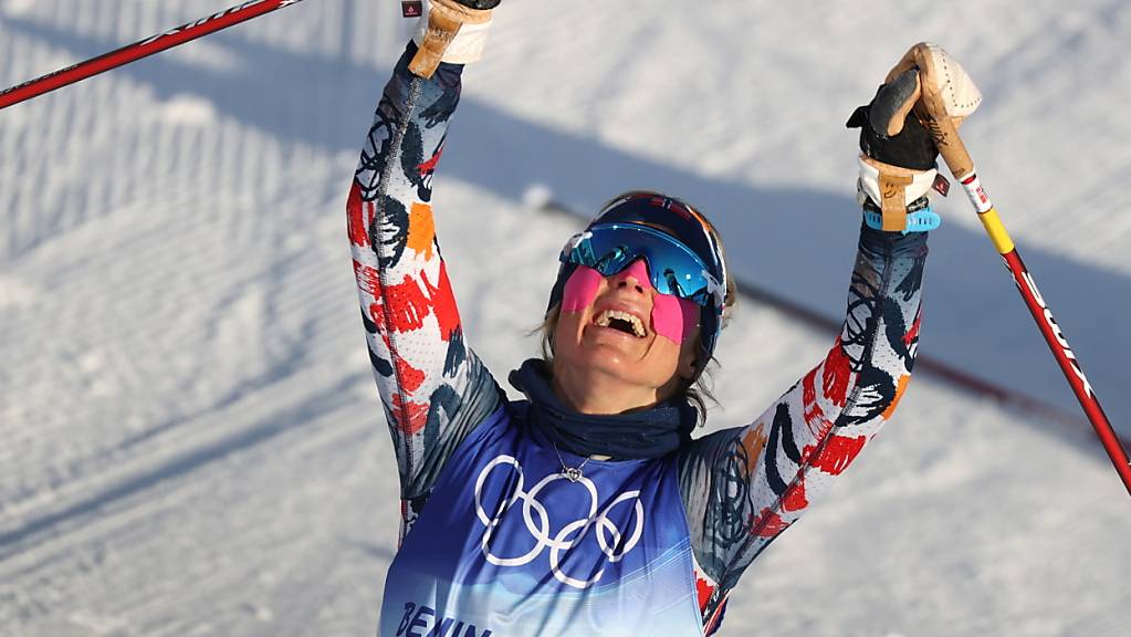 Der Jubel in der Kälte: Therese Johaug gewinnt erstmals als Einzelläuferin Gold an den Olympischen Spielen.